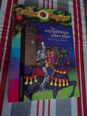 Livre La cabane magique N°2 Le mystérieur chevalier