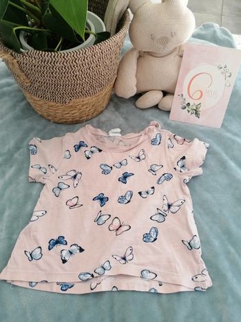 T-shirt h&m 4/6 mois imprimer papillon