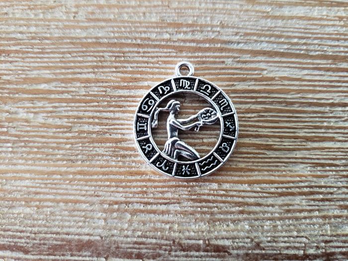 Pendentif argenté Vierge