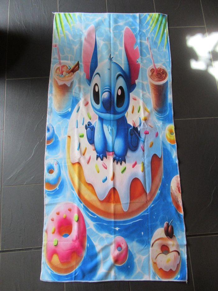 Serviette de plage Stitch neuve (drap de bain)
