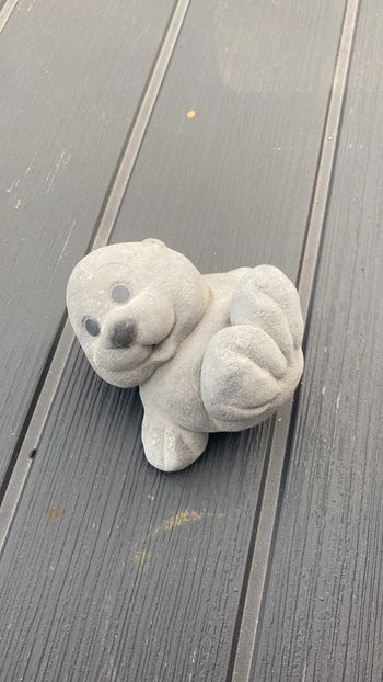 Figurine de pierre pour tombe bébé