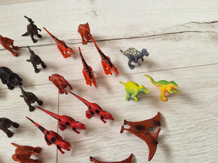 Gros lot de 34 mini dinosaures divers t rex pterodactyle Diplodocus... - photo numéro 4
