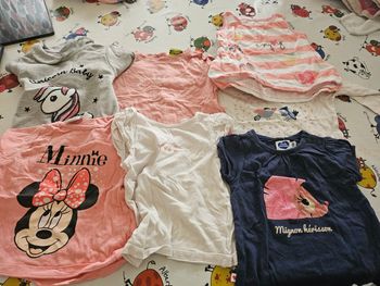 Lot des tee-shirts taille 6 mois
