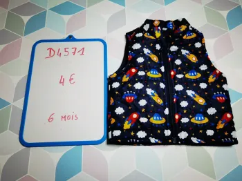 D4571 - doudoune sans manche garçon 6 mois