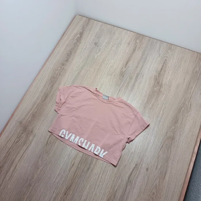 Teeshirt gymshark femme rose XS crop top - photo numéro 2