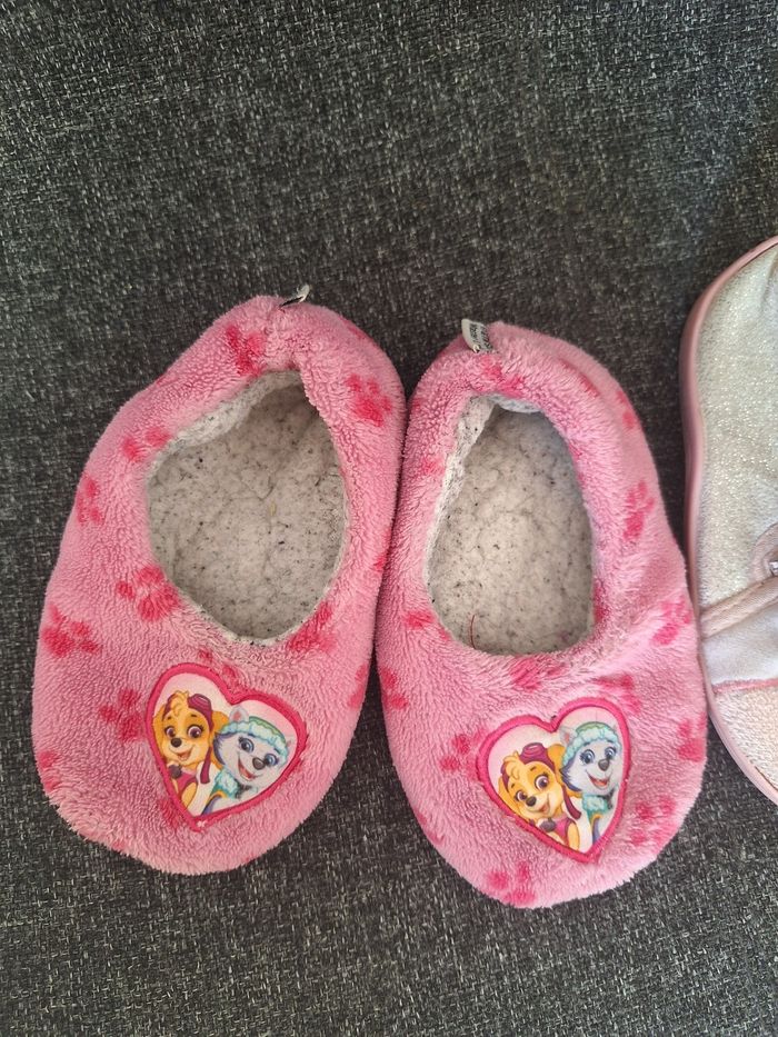 Lot 2 paires chaussons hiver fille / 24 - photo numéro 2
