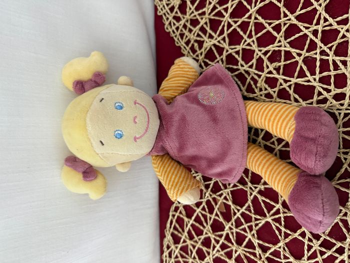 DOUDOU POUPEE ORCHESTRA POUPEE FILLE BLONDE ROBE ROSE JAUNE RAYE ORANGE - photo numéro 4