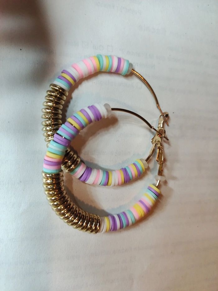 Boucles d'oreilles créoles multicolore - photo numéro 3