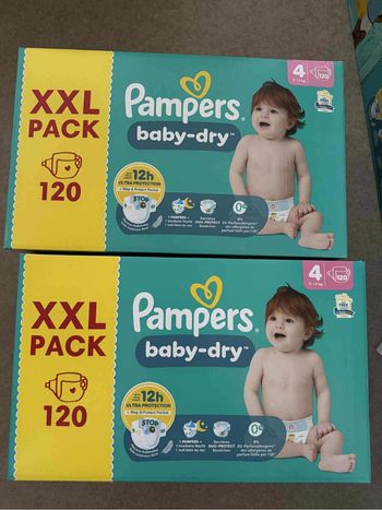 Lot de 2 carton de couches taille 4 pampers baby dry