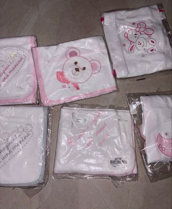 Lot de langes bébé fille 