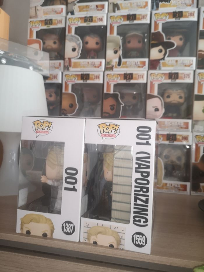 Lot de 2 Funko Pop Television Stranger Things 1387/1559 - photo numéro 2