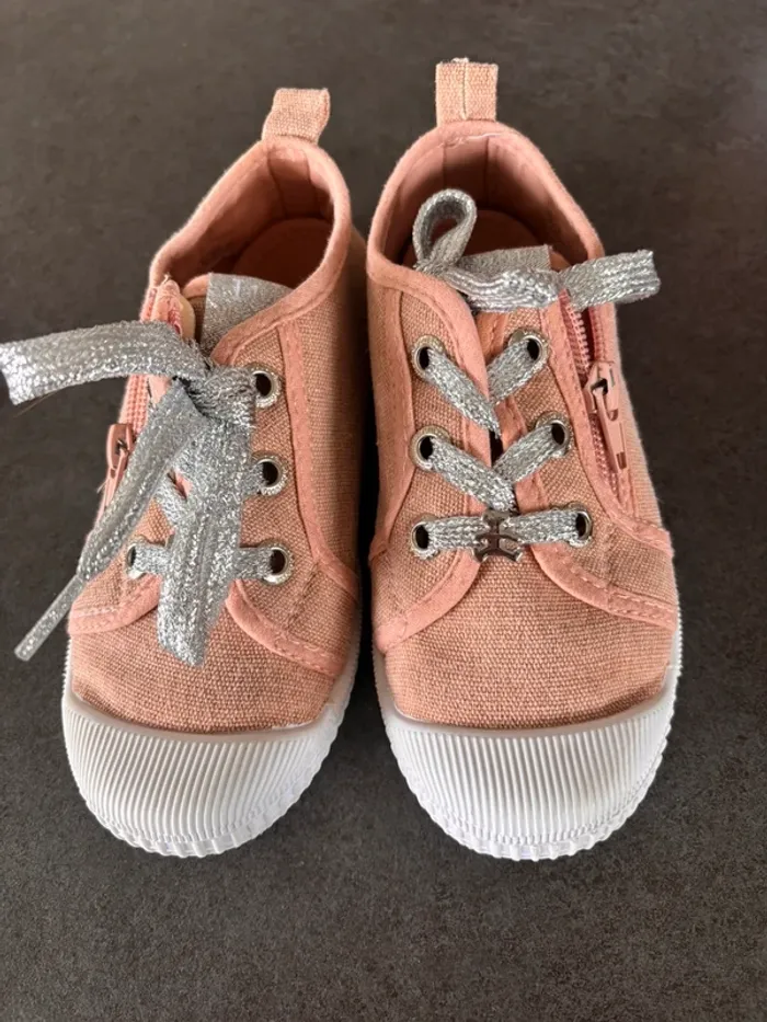 Chaussure en toile