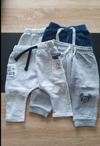 Lot de 4 joggings 9 mois