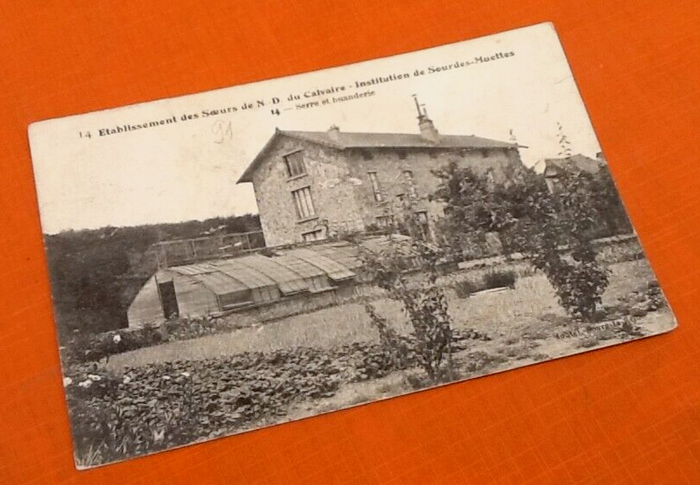 Carte postale ancienne Bourg-la-Reine (Hauts-de-Seine) Etablissement des Soeurs de N.D du Calvair - photo numéro 5