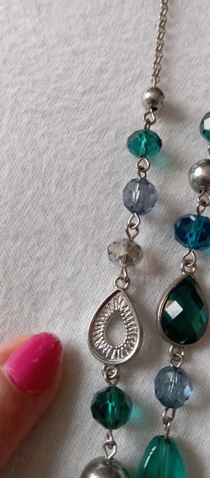 Sautoir tons vert bleu - photo numéro 6