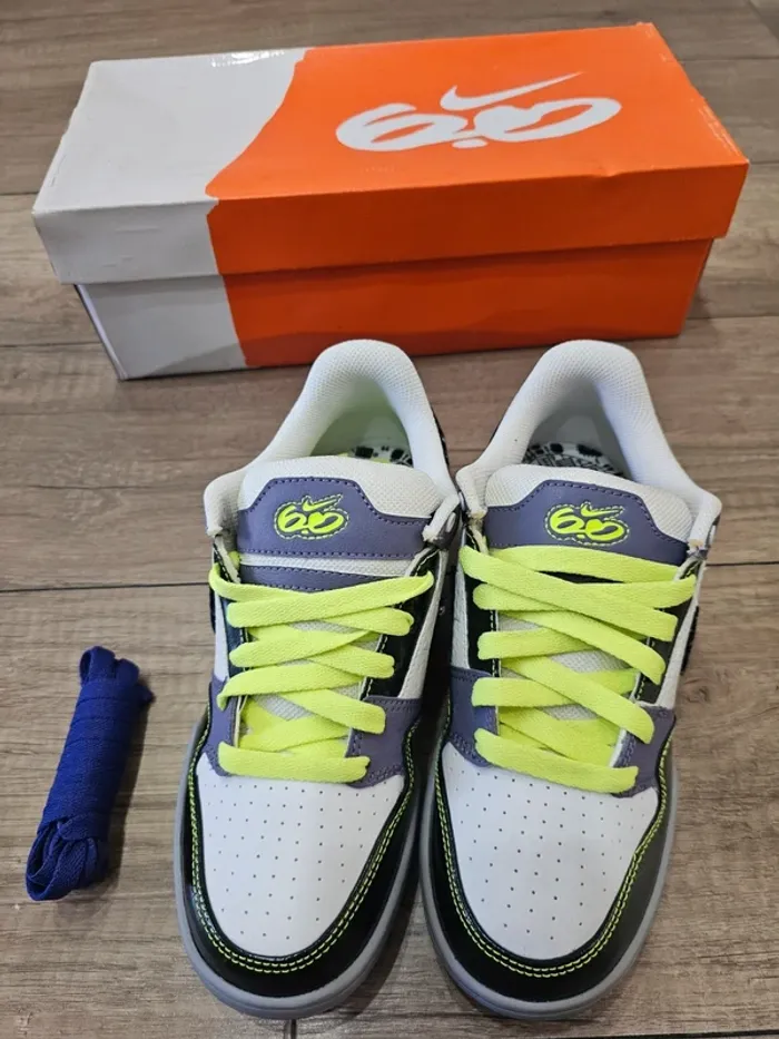 Très belles baskets Nike Air Mogan, blancnoir, pointure 38,5 - photo numéro 4