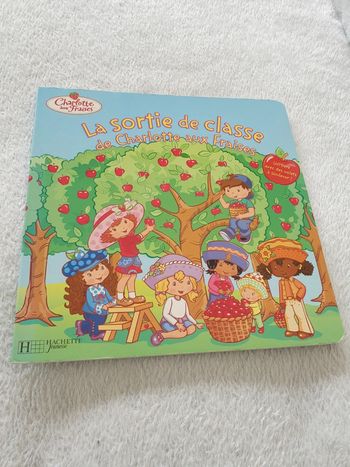 Livre La sortie de classe de Charlotte aux fraises