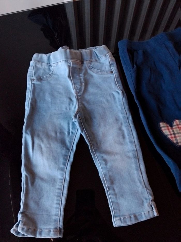 Lot pantalon fille 18mois - photo numéro 2