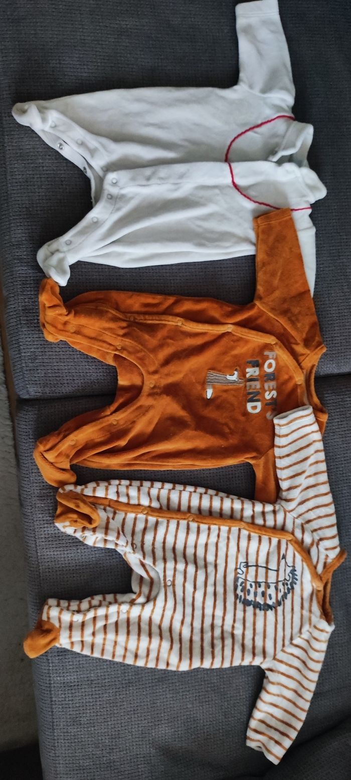 Lot de grenouillère /pyjama/body - photo numéro 8