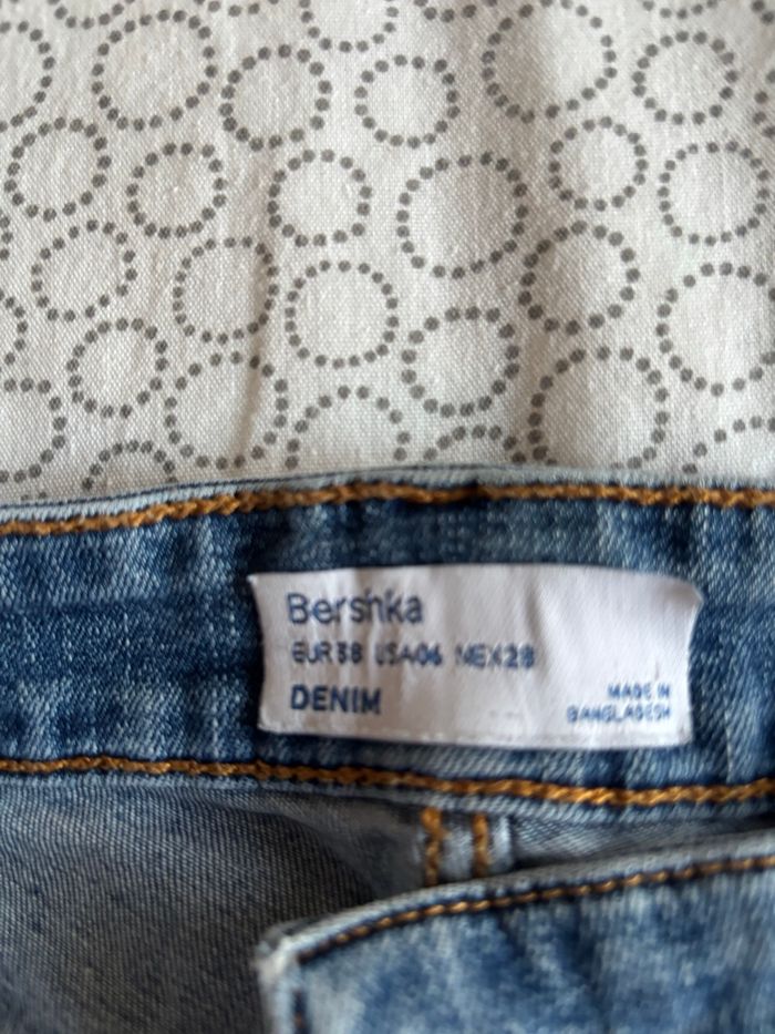 Jean bleu Bershka - photo numéro 4