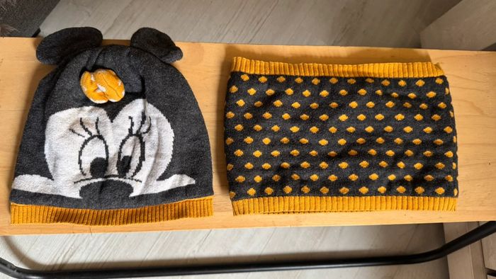 Ensemble bonnet cache cou