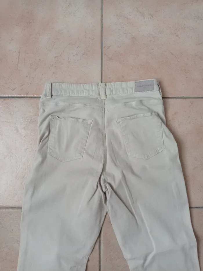 Jean beige avec boutons - photo numéro 3