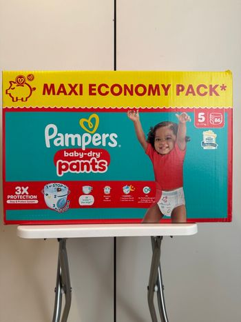 86 couches Pampers pants taille 5
