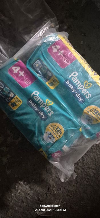 Couches pampers baby-dry taille 4+