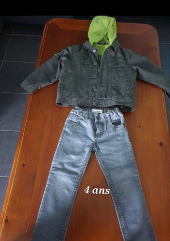 Ensemble 4 ans Très bon etat