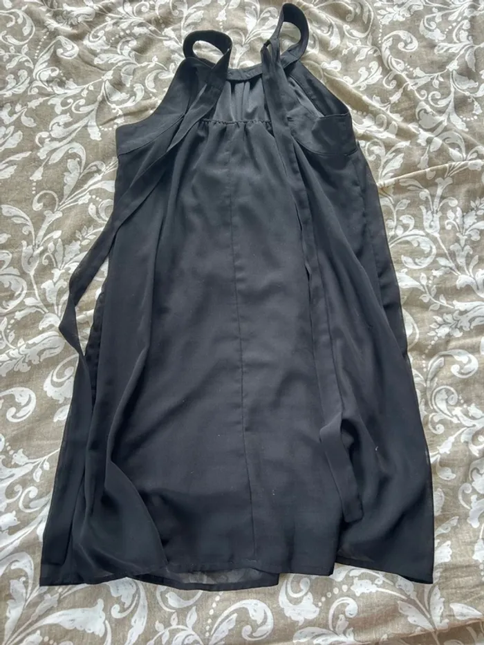 Robe légère noir mim taille 38 - photo numéro 2