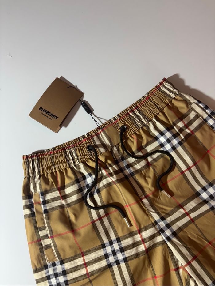 short Burberry - photo numéro 3