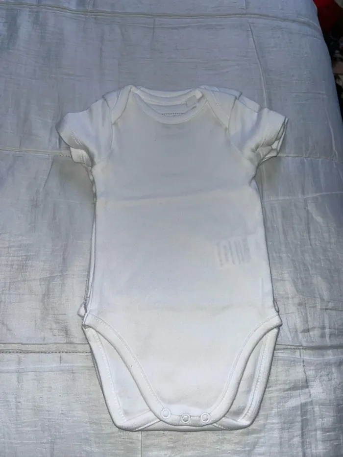 Lot de bodies blancs - photo numéro 2