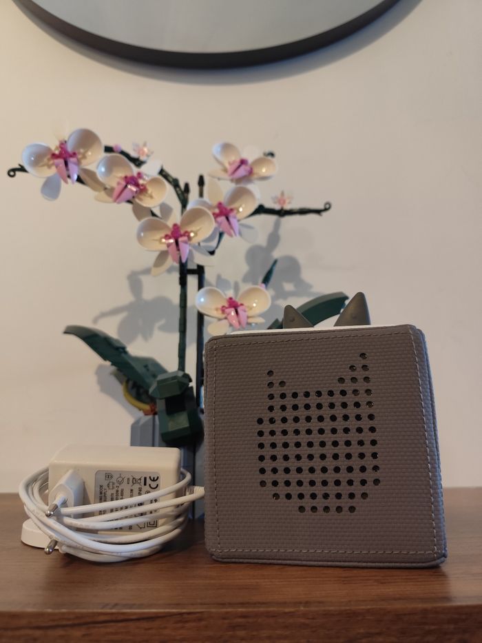 Toniebox grise comme neuve avec son chargeur