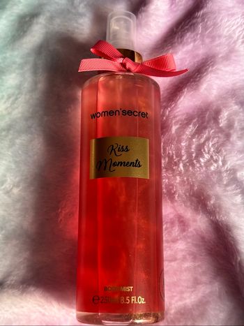 Brume women ‘secret kiss moments