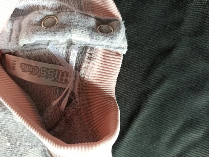 Pull gris et rose chat - photo numéro 4