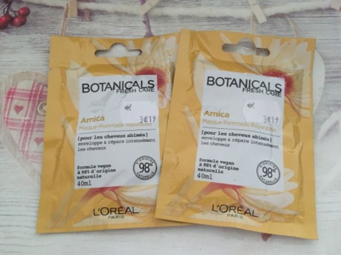 Lot 2 masques cheveux réparateurs Botanicals neuf