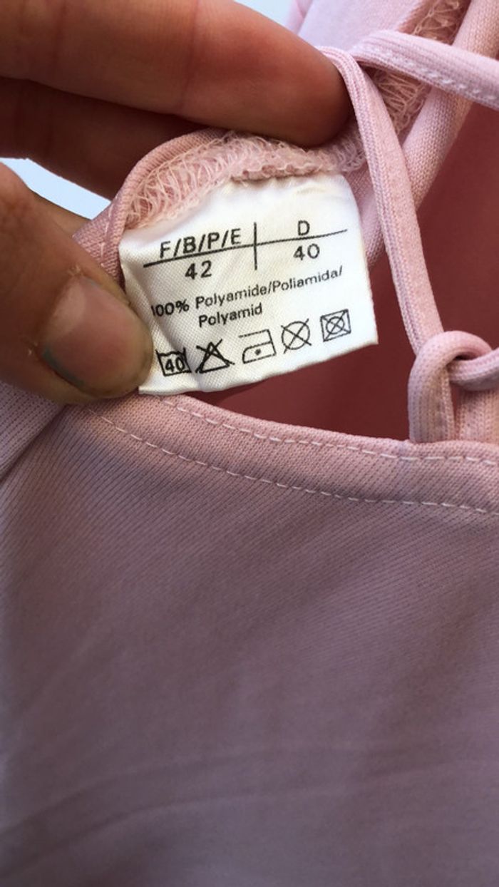 Robe rose taille 42 / décolleté dos / liens dans le dos / robe moulante rose pâle - photo numéro 5