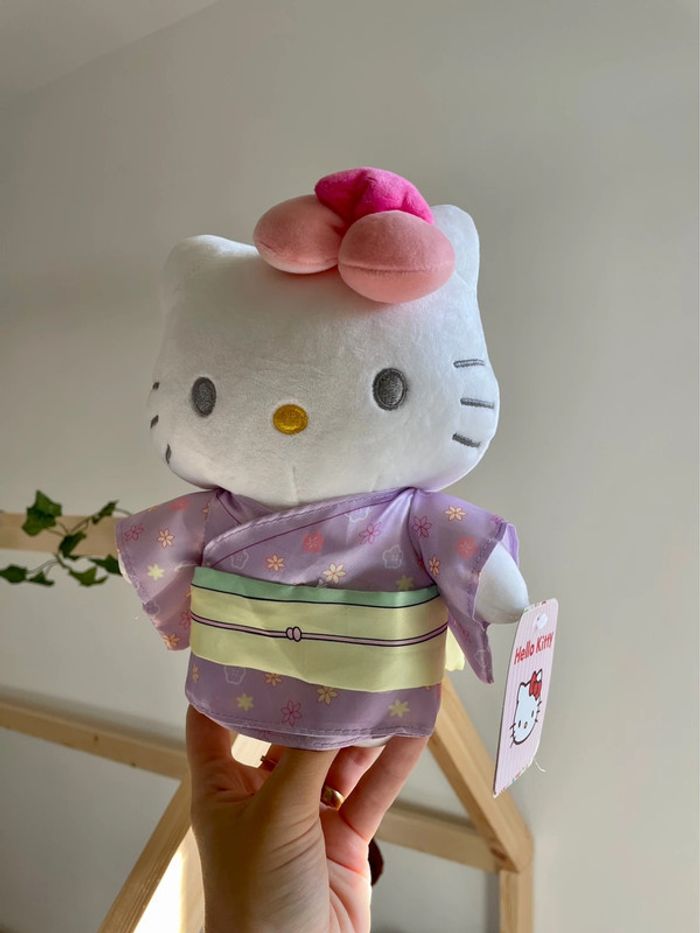 Peluche Hello Kitty sanrio Kimono 👘 - photo numéro 5