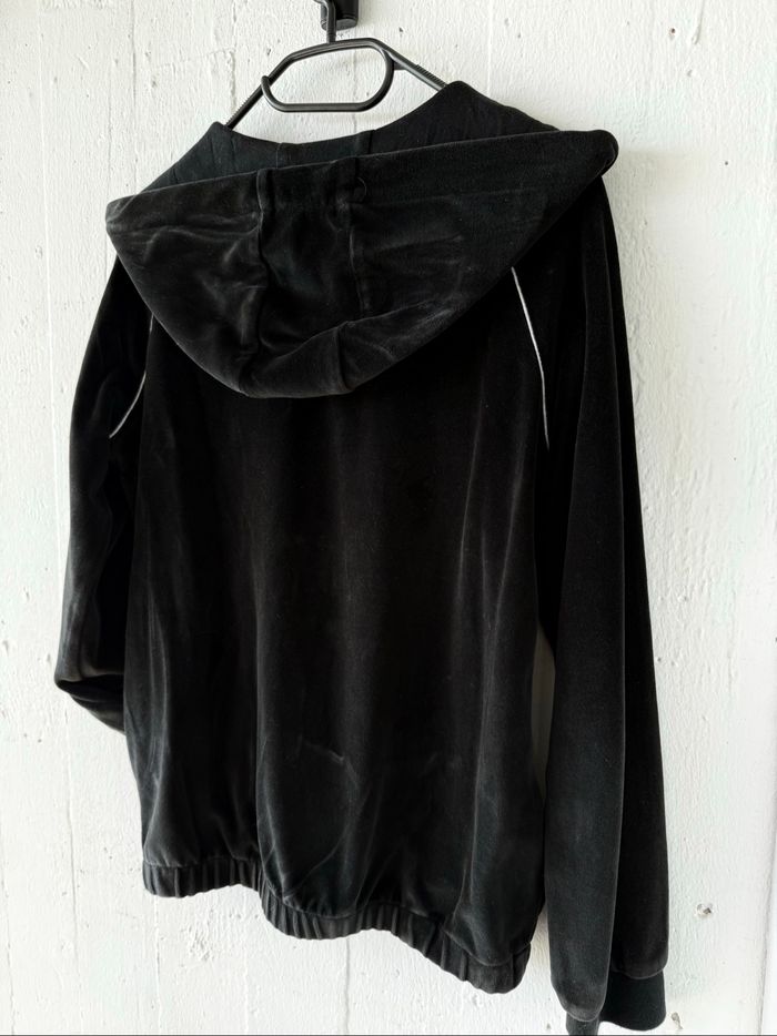 Veste à capuche Lacoste Sport vintage de couleur noire. Taille 40 (équivalent à une taille 38 européenne). - photo numéro 10
