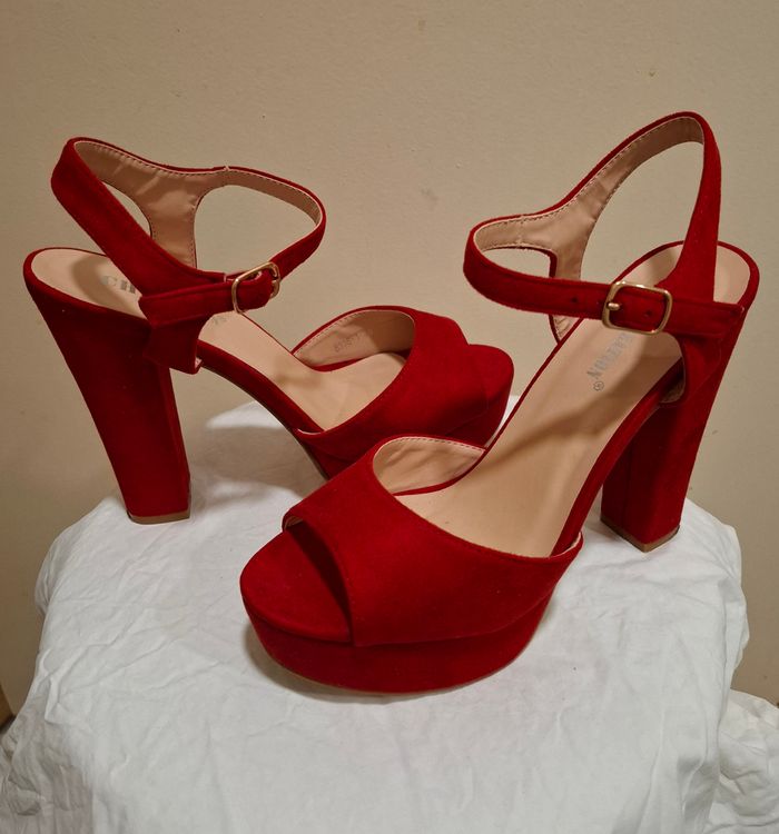 Sandales à talons rouges T38 - photo numéro 2