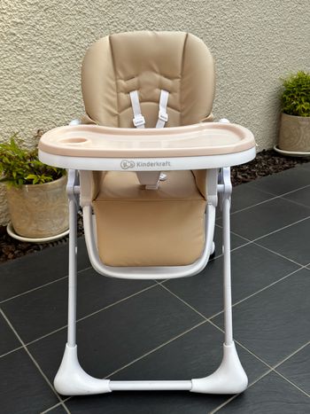 Chaise haute Kinderkraft Tummie – dès la naissance