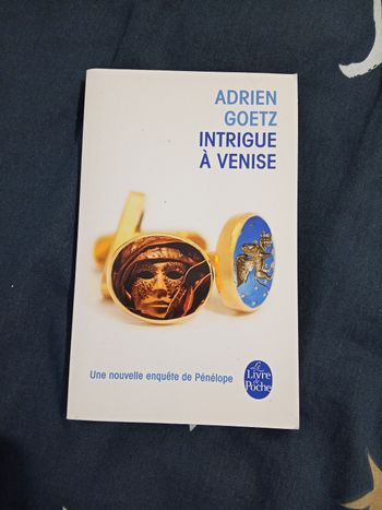 Livre (116) 📚 Intrigue à venise
