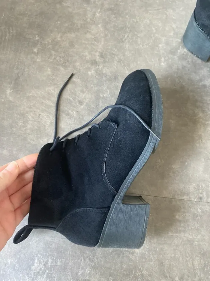 Chaussure lacet à talon en très bon état - photo numéro 3