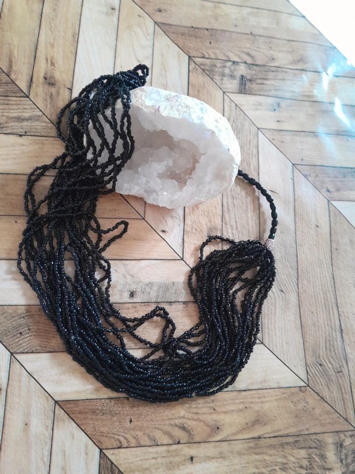 Colliers en perles noir fait main