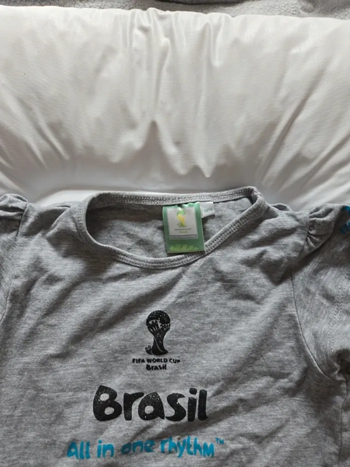 Tee shirt Brasil taille 6 ans - photo numéro 3
