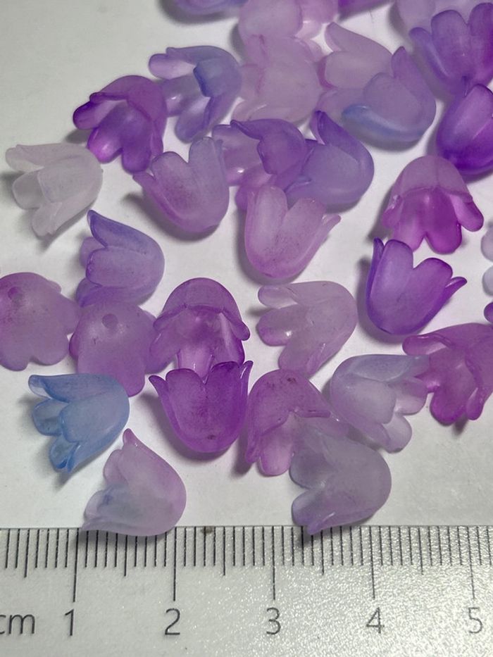 B16, 50 perles clochettes lilas/bleu 11mm - photo numéro 5