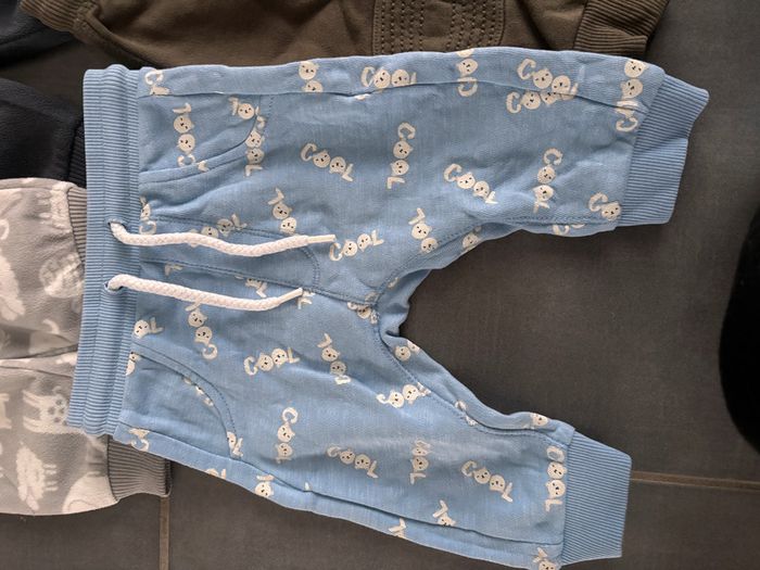 Lot de jogging / pantalon - photo numéro 3