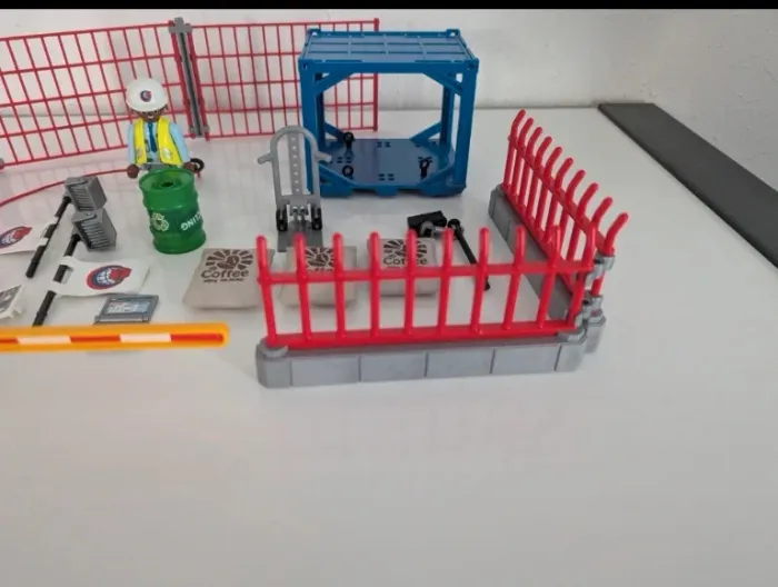 Playmobil 70773 espace de stockage city action cargo port - photo numéro 3