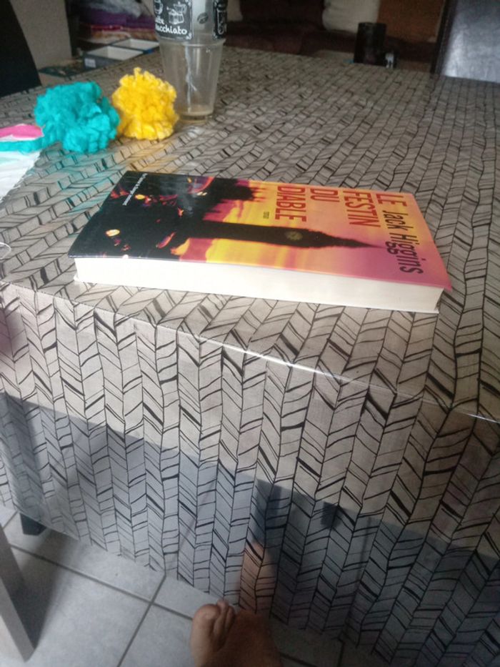 Roman : " Le festin du diable " . - photo numéro 4