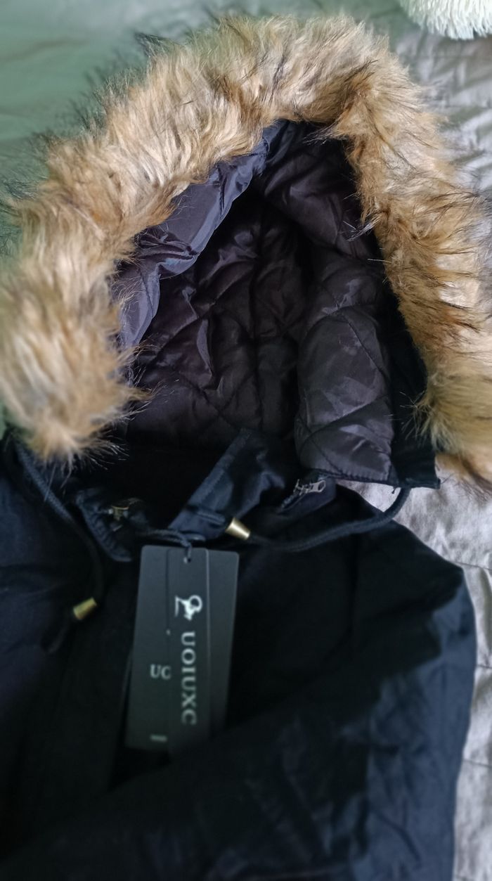 Parka noir avec capuche fourrure - photo numéro 9